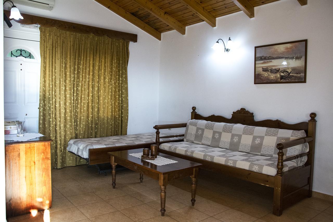 Plakalona Apartments Exopoli Bagian luar foto